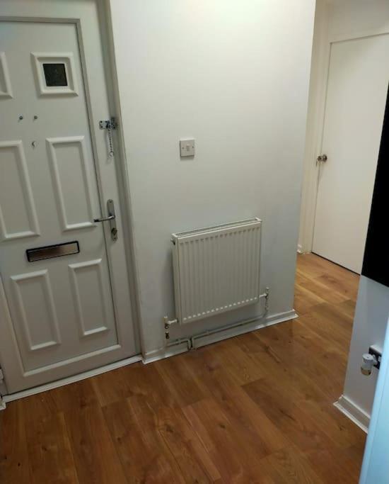 Impeccable 2-Bed House Leilighet London Eksteriør bilde