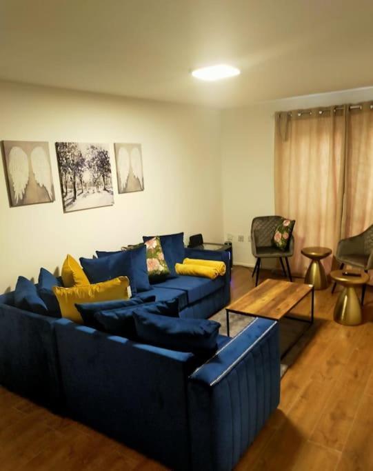 Impeccable 2-Bed House Leilighet London Eksteriør bilde