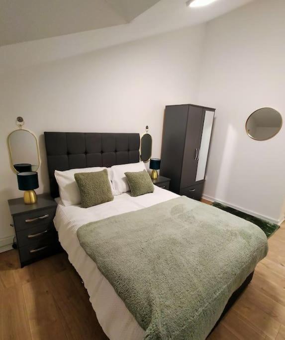 Impeccable 2-Bed House Leilighet London Eksteriør bilde