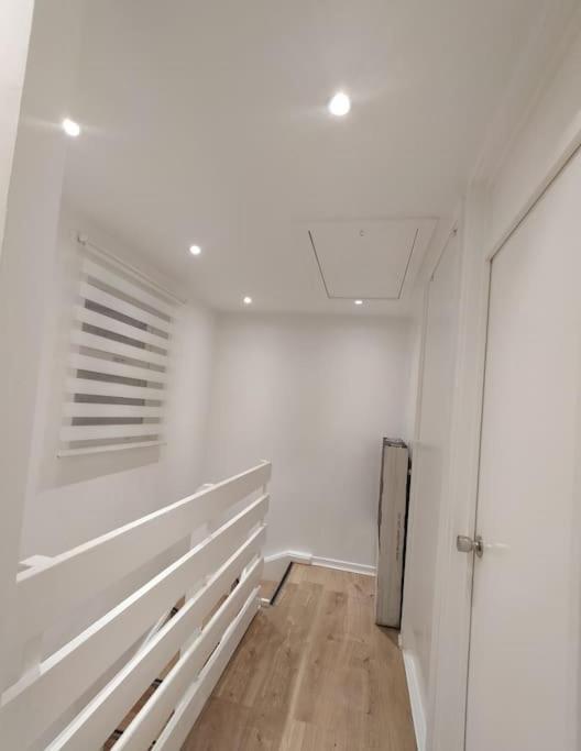 Impeccable 2-Bed House Leilighet London Eksteriør bilde